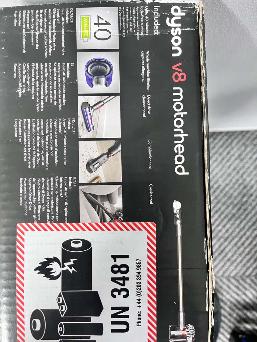 Dyson  v8 Motorhead Cordless vacuum - New