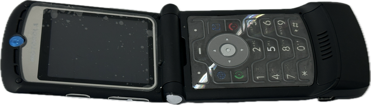 Retro Phone: Motorola RAZR V3 - Black