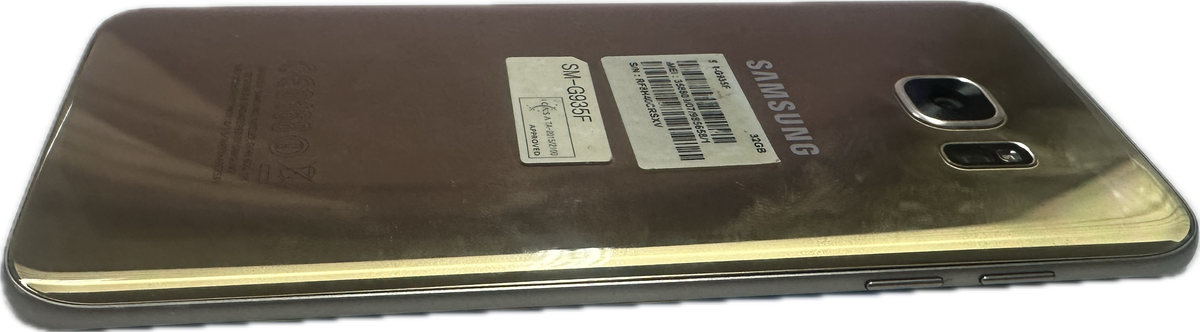 Clearance:  SAMSUNG  GALAZY S7 EDGE  Cracked Screen -  PLEASE READ 32  GB