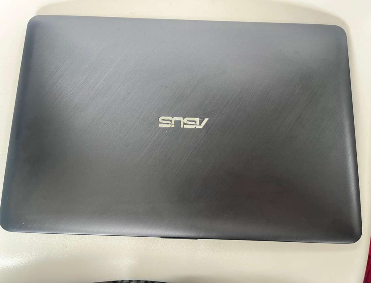 Asus X543 Intel I3 7th Gen Laptop preowned