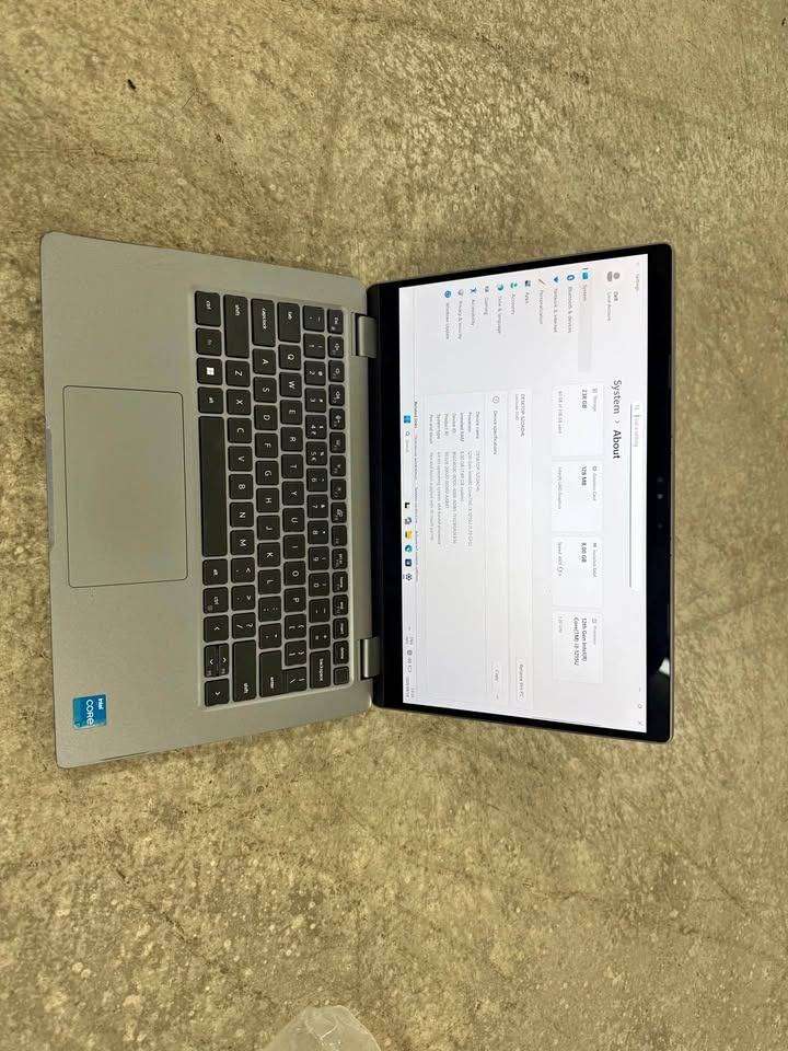 Dell latitute 3340 (2-in1)  i3 12th gen 256gb SSD 8gb ram