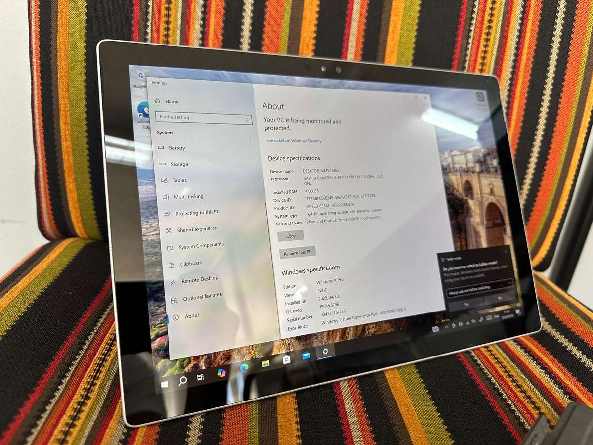 Warehouse Clearance : Microsoft Surface pro  256gb 4gb Intel core i5 6th gen