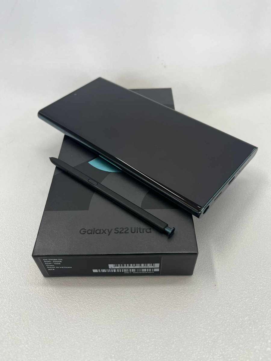 Samsung s22 ultra 256GB  Used, in good condition includes box and a charging cable type c-c included