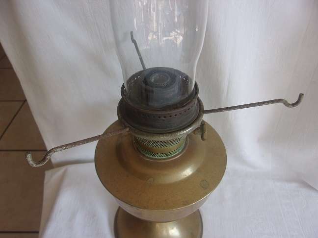 Vintage brass Aladdin 23 lantern with chimney, mantle & instructions