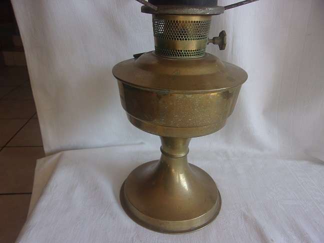 Vintage brass Aladdin 23 lantern with chimney, mantle & instructions