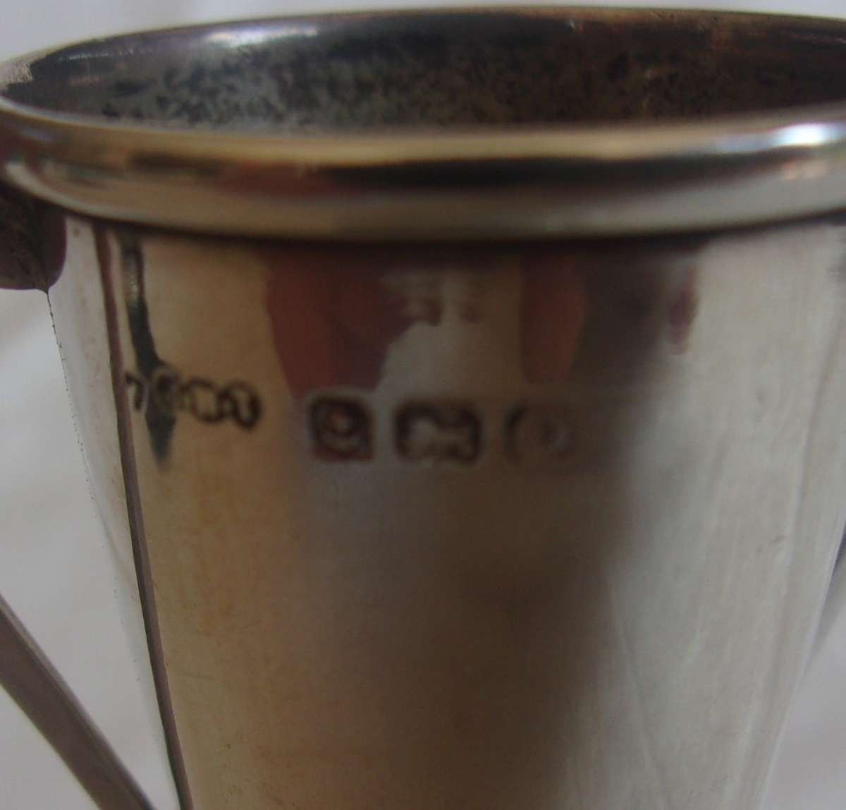 2 Small vintage Sterling silver trophies - 35.4g silver weight