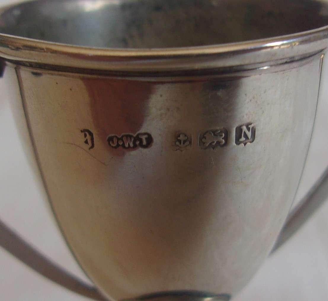 2 Small vintage Sterling silver trophies - 35.4g silver weight