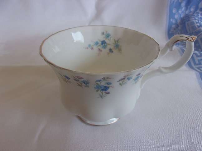 Vintage Royal Albert "Memory Lane" tea trio