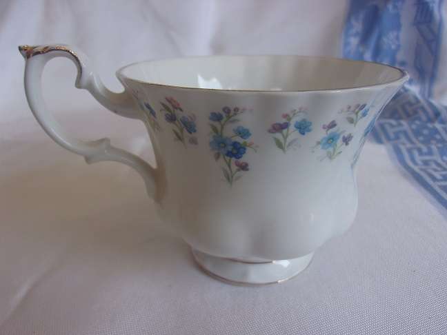 Vintage Royal Albert "Memory Lane" tea trio