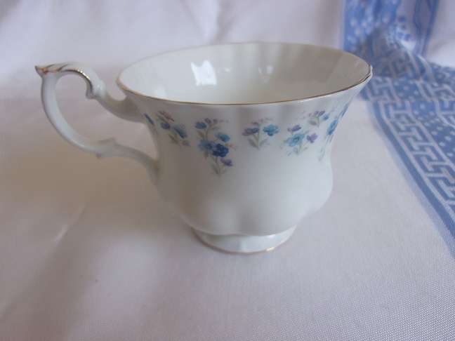 Vintage Royal Albert "Memory Lane" tea trio
