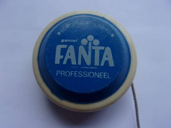 Vintage Afrikaans Genuine Russell Professional Yoyo with string