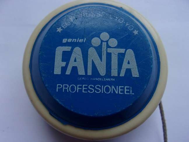 Vintage Afrikaans Genuine Russell Professional Yoyo with string