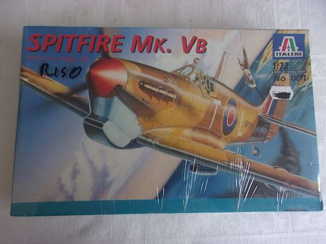 Italeri 1:72 scale Spitfire Mk.VB & Corsair F-4U 7 Navy Fighter kits for 1 bid