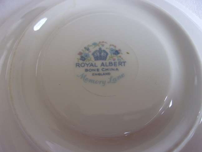 Vintage Royal Albert "Memory Lane" tea trio