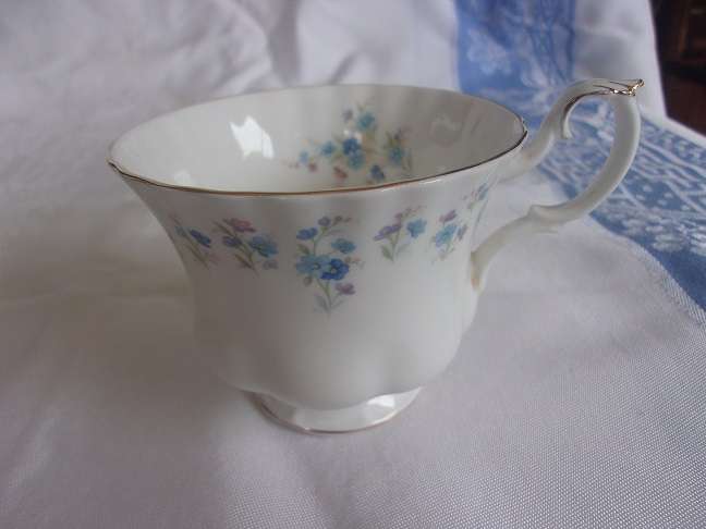 Vintage Royal Albert "Memory Lane" tea trio