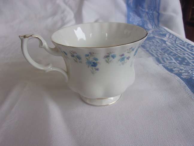 Vintage Royal Albert "Memory Lane" tea trio