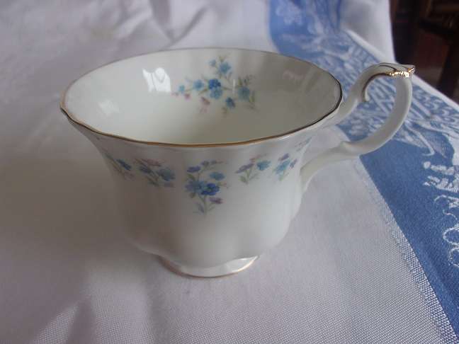 Vintage Royal Albert "Memory Lane" tea trio