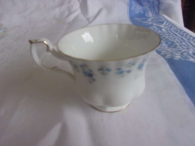 Vintage Royal Albert "Memory Lane" tea trio