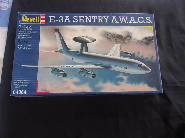 Lot of 6 vintage model plane kits for 1 bid - not sure if complete