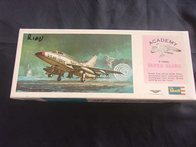 Lot of 6 vintage model plane kits for 1 bid - not sure if complete