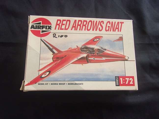 Lot of 6 vintage model plane kits for 1 bid - not sure if complete