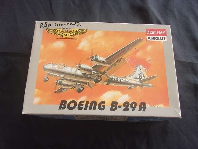 Lot of 6 vintage model plane kits for 1 bid - not sure if complete