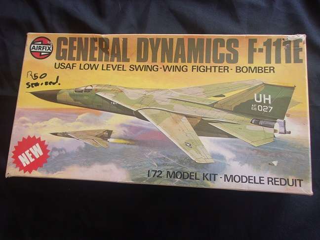 Lot of 5 vintage model plane kits for 1 bid - not sure if complete