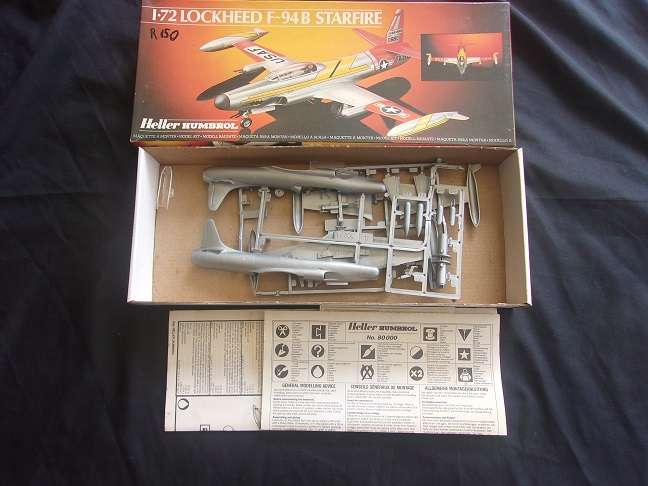 Lot of 5 vintage model plane kits for 1 bid - not sure if complete