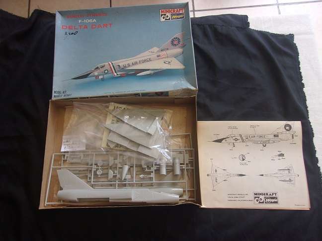 Italeri 1:72 scale Junkers Lufthansa & Hasegawa Delta Dart model plane kits for 1 bid