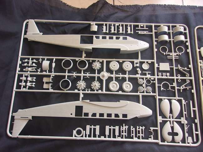 Italeri 1:72 scale Junkers Lufthansa & Hasegawa Delta Dart model plane kits for 1 bid