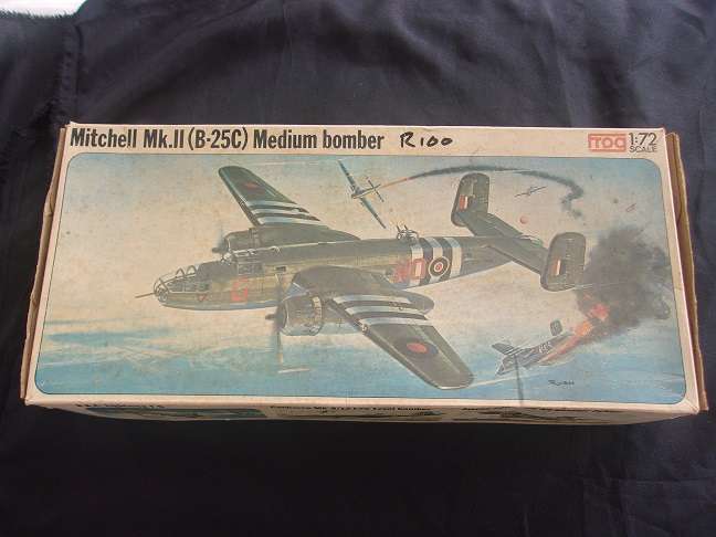 Lot of 5 vintage model plane kits for 1 bid - not sure if complete