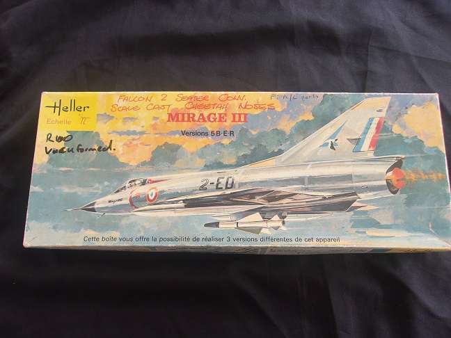 Lot of 5 vintage model plane kits for 1 bid - not sure if complete