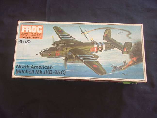 Lot of 5 vintage model plane kits for 1 bid - not sure if complete
