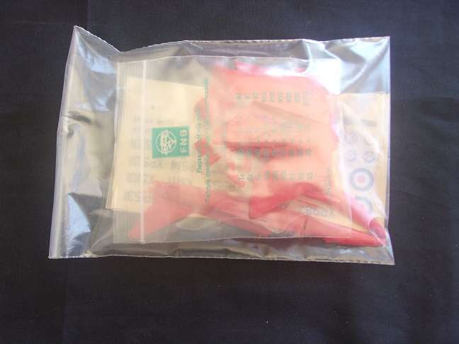 Lot of 5 vintage model plane kits for 1 bid - not sure if complete