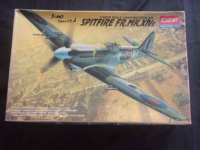 Lot of 5 vintage model plane kits for 1 bid - not sure if complete
