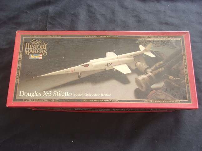 Lot of 5 vintage model plane kits for 1 bid - not sure if complete