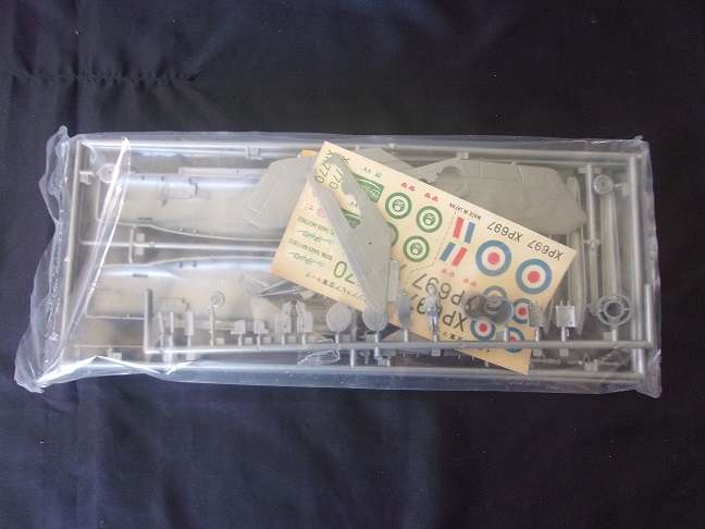 Hasegawa 1:72 scale BAC E.E. Lightning & Delta Dart model plane kits for 1 bid