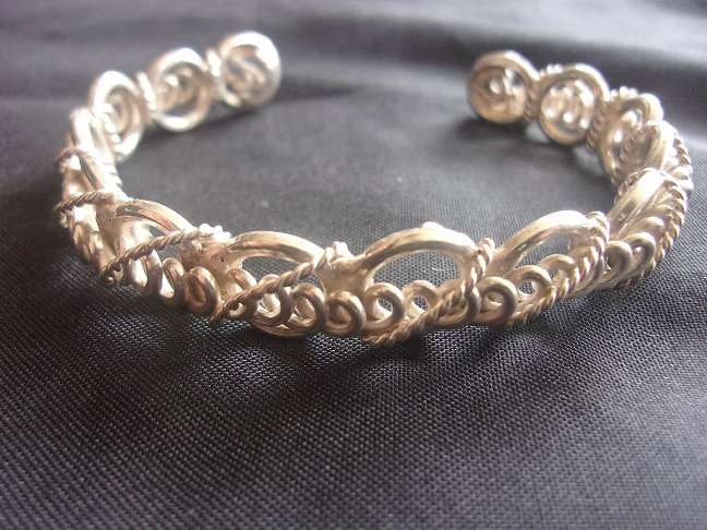 Vintage Sterling silver bracelet & 2 pairs earrings fir 1 bid - 36.3g