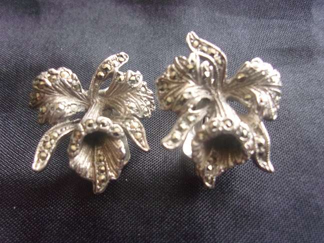 Vintage Sterling silver bracelet & 2 pairs earrings fir 1 bid - 36.3g