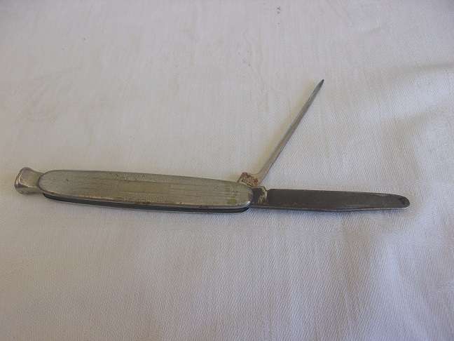 Lot of vintage smoking accessories for 1 bid - take a look