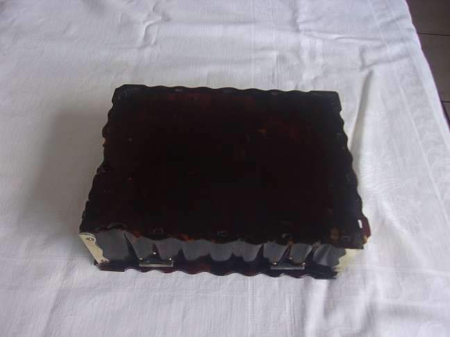 Georgian tortoise shell trinket box with gilt Sterling silver fittings