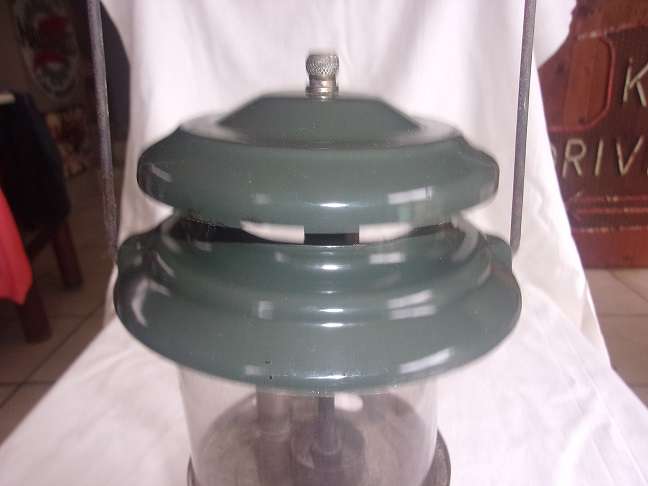 Vintage Coleman Model 214A700 pressure lantern