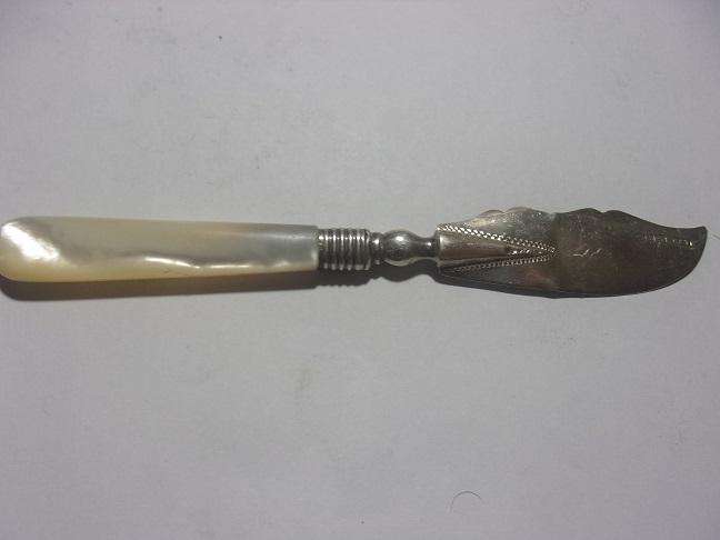 5 Sterling silver coffee bean spoons & Sterling silver blade butter knife