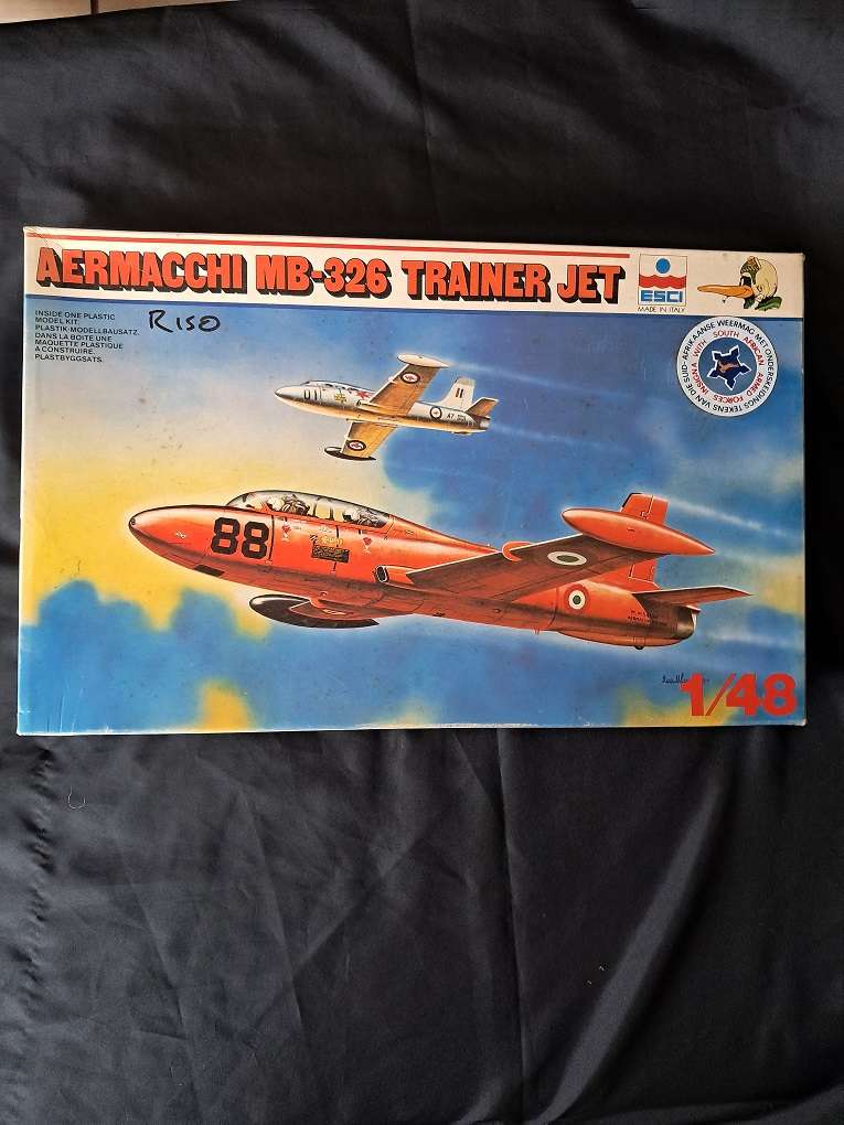 ESCI 1:48 scale Aermacchi MB-326 Trainer Jet model plane kit - 4063