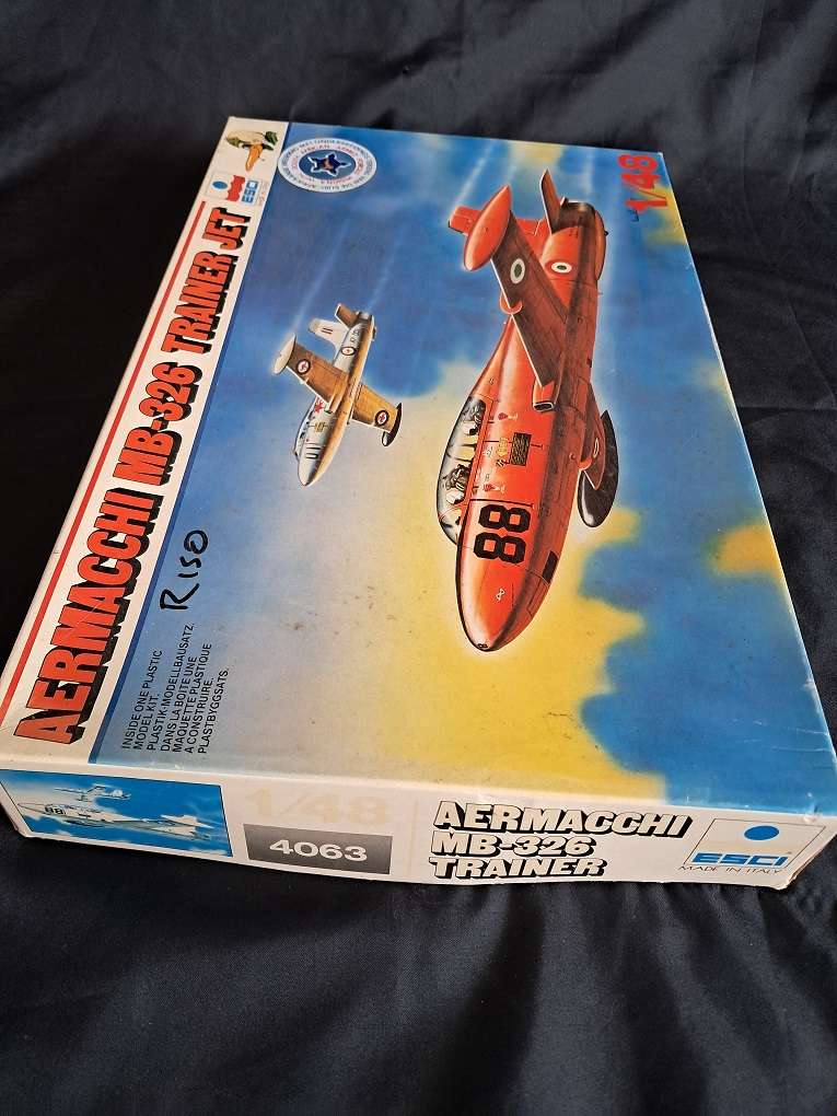 ESCI 1:48 scale Aermacchi MB-326 Trainer Jet model plane kit - 4063