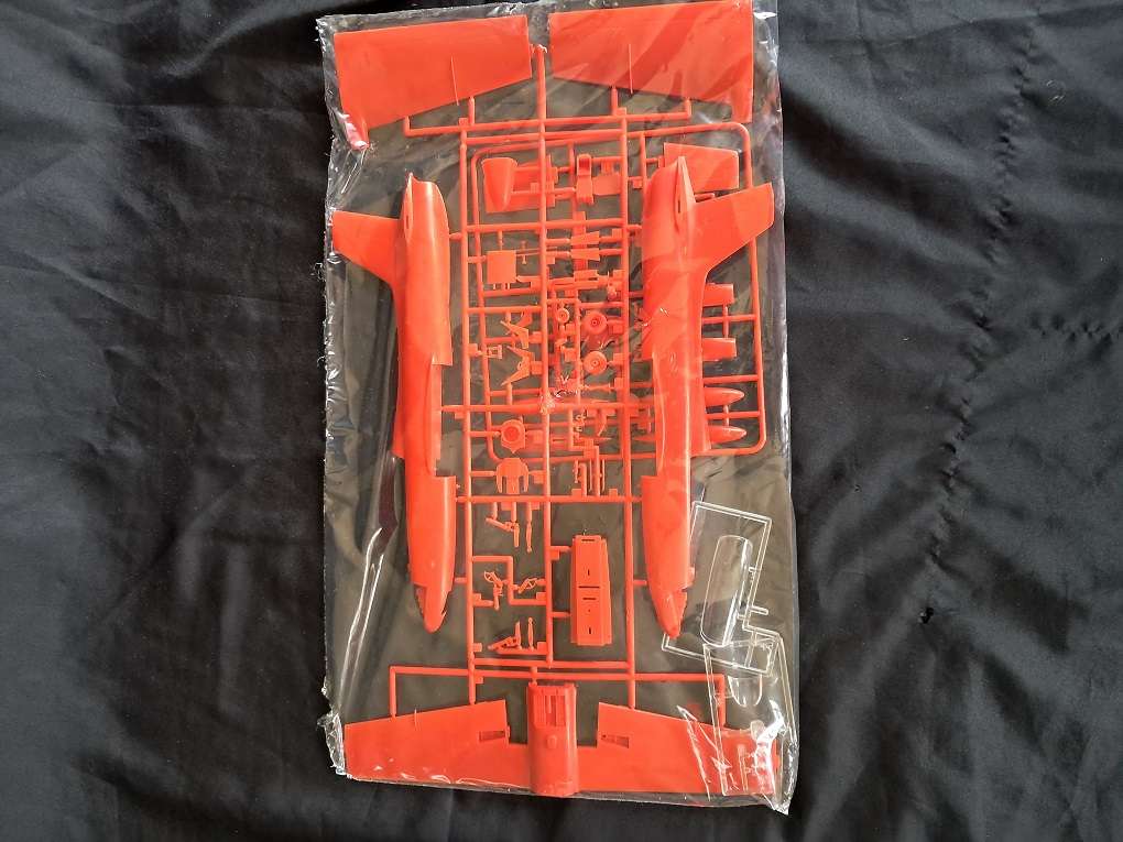 ESCI 1:48 scale Aermacchi MB-326 Trainer Jet model plane kit - 4063