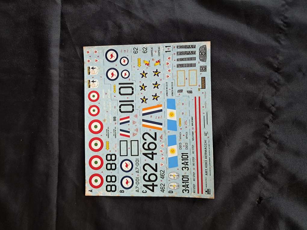 ESCI 1:48 scale Aermacchi MB-326 Trainer Jet model plane kit - 4063