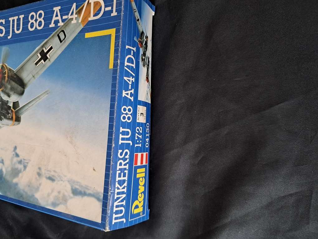 Revell 1:72 scale Junkers & Italeri JAS 39 A Gripen model plane kits for 1 bid