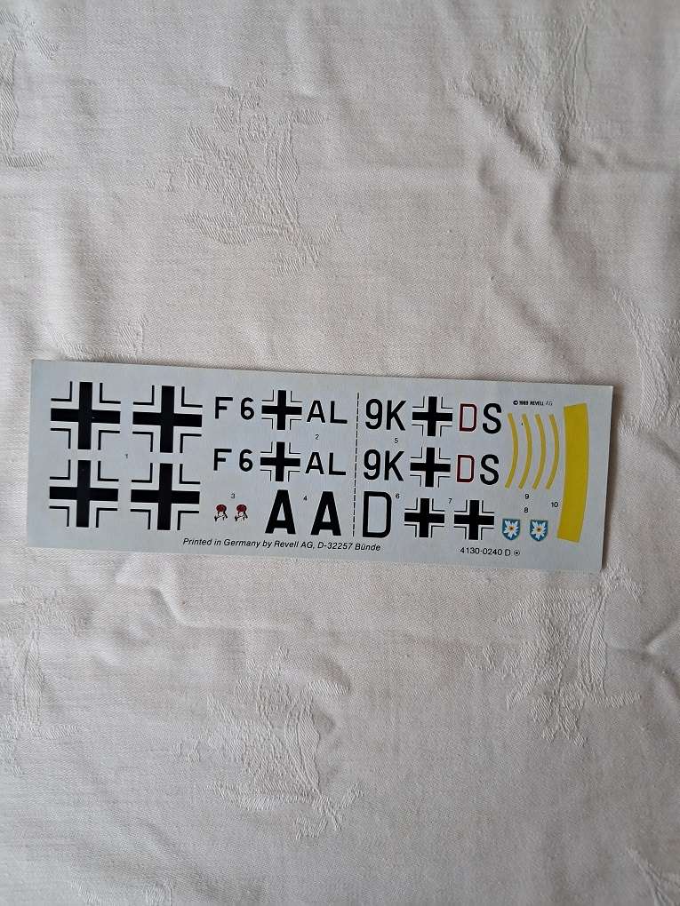 Revell 1:72 scale Junkers & Italeri JAS 39 A Gripen model plane kits for 1 bid