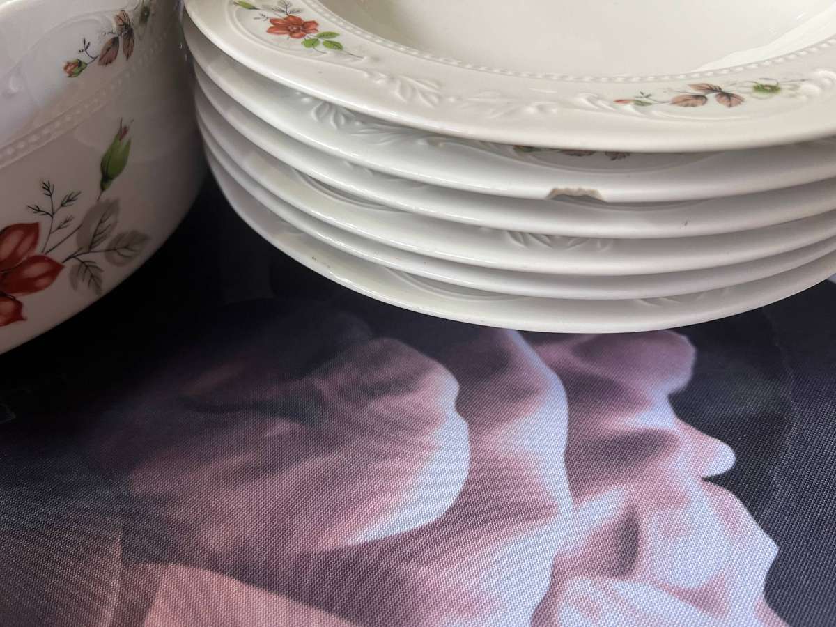 Huguenot tea and dining set